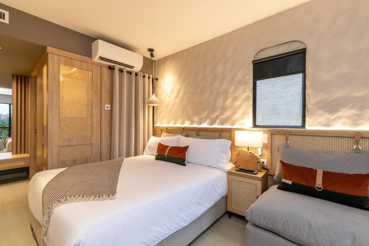 Landmark Hotel ميديلين المظهر الخارجي الصورة
